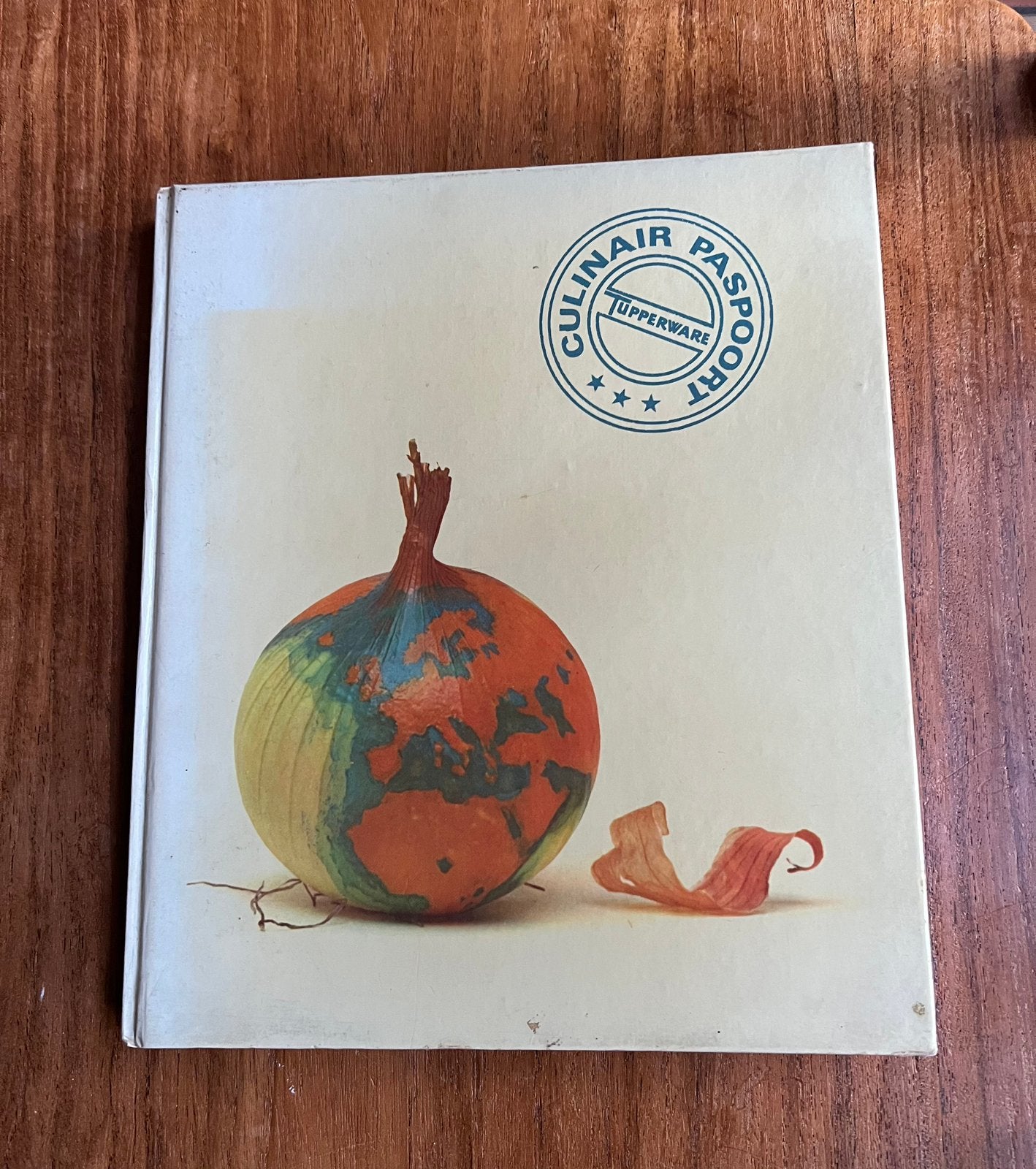 Culinair Paspoort - Tupperware kookboek, Ophalen of Verzenden, Nieuw, Nederland en België