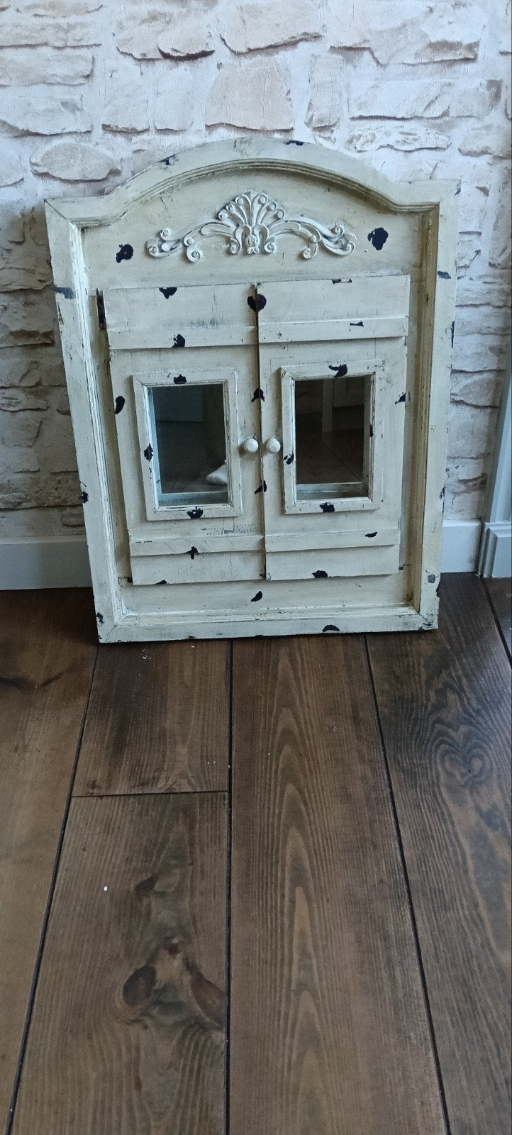 brocante muurdecoratie, Ophalen