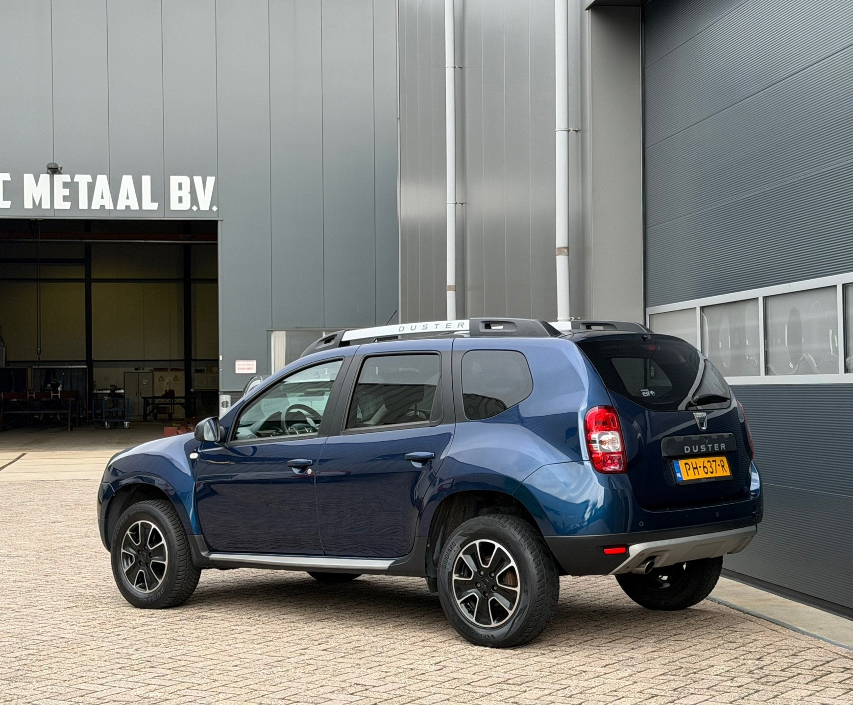 Dacia Duster 1.2 TCe 4x2 Blackshadow bj.2017 Camera|Navi|Pdc, Auto's, Voorwielaandrijving, 125 pk, Gebruikt, Euro 6
