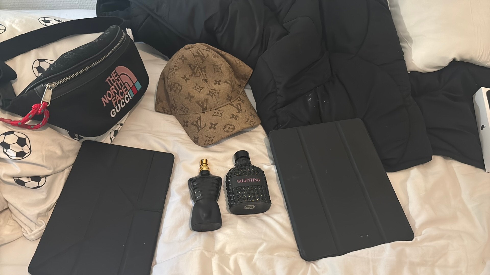 Ipad air 2026 lois pet gucci tas 2echte parfum en een samsun, Ophalen of Verzenden, Zo goed als nieuw
