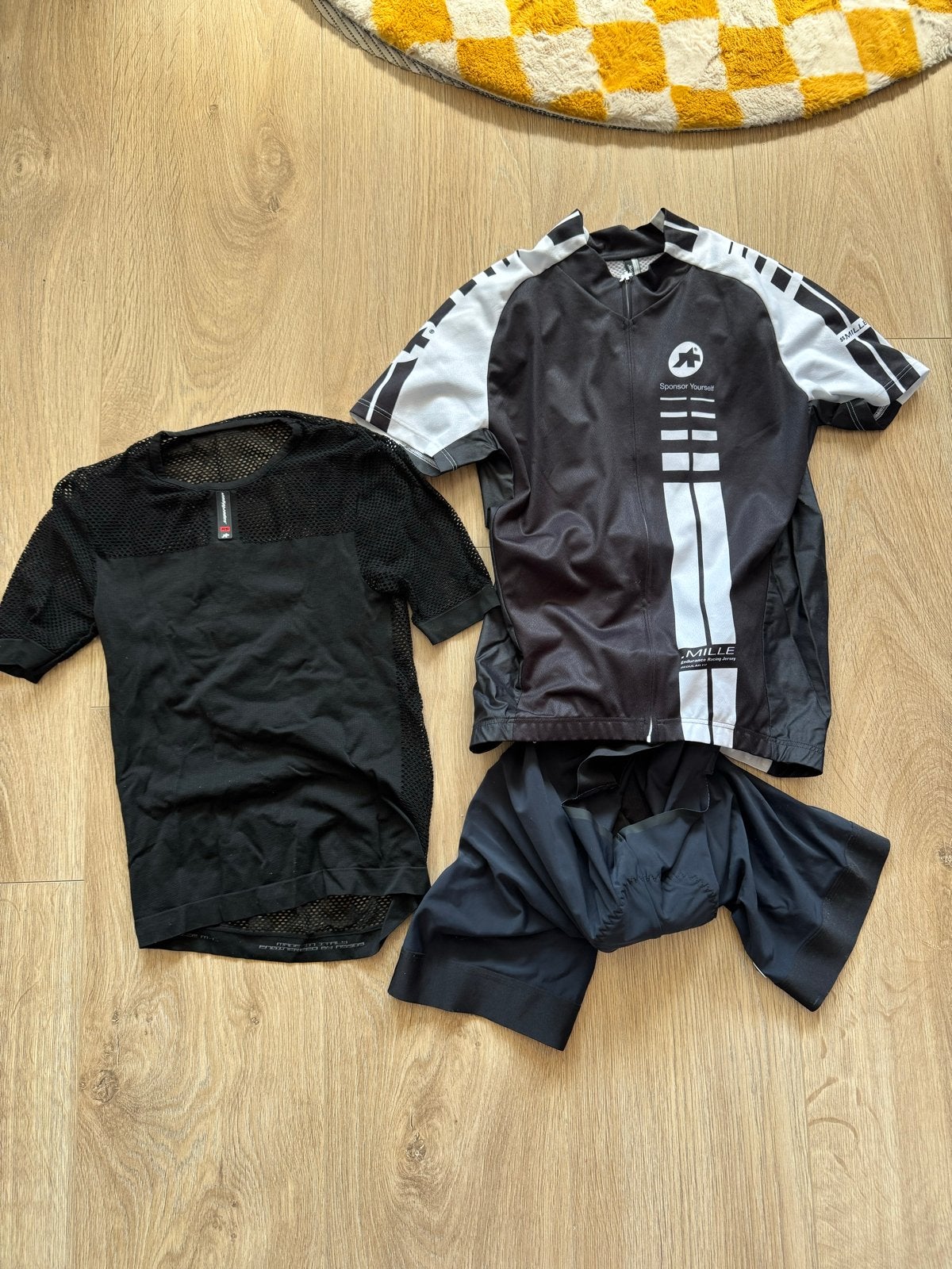 Assos Mille Fietsoutfit: Broek, Shirt & Ondershirt Maat M, Ophalen of Verzenden, Zo goed als nieuw, Bovenkleding, Heren
