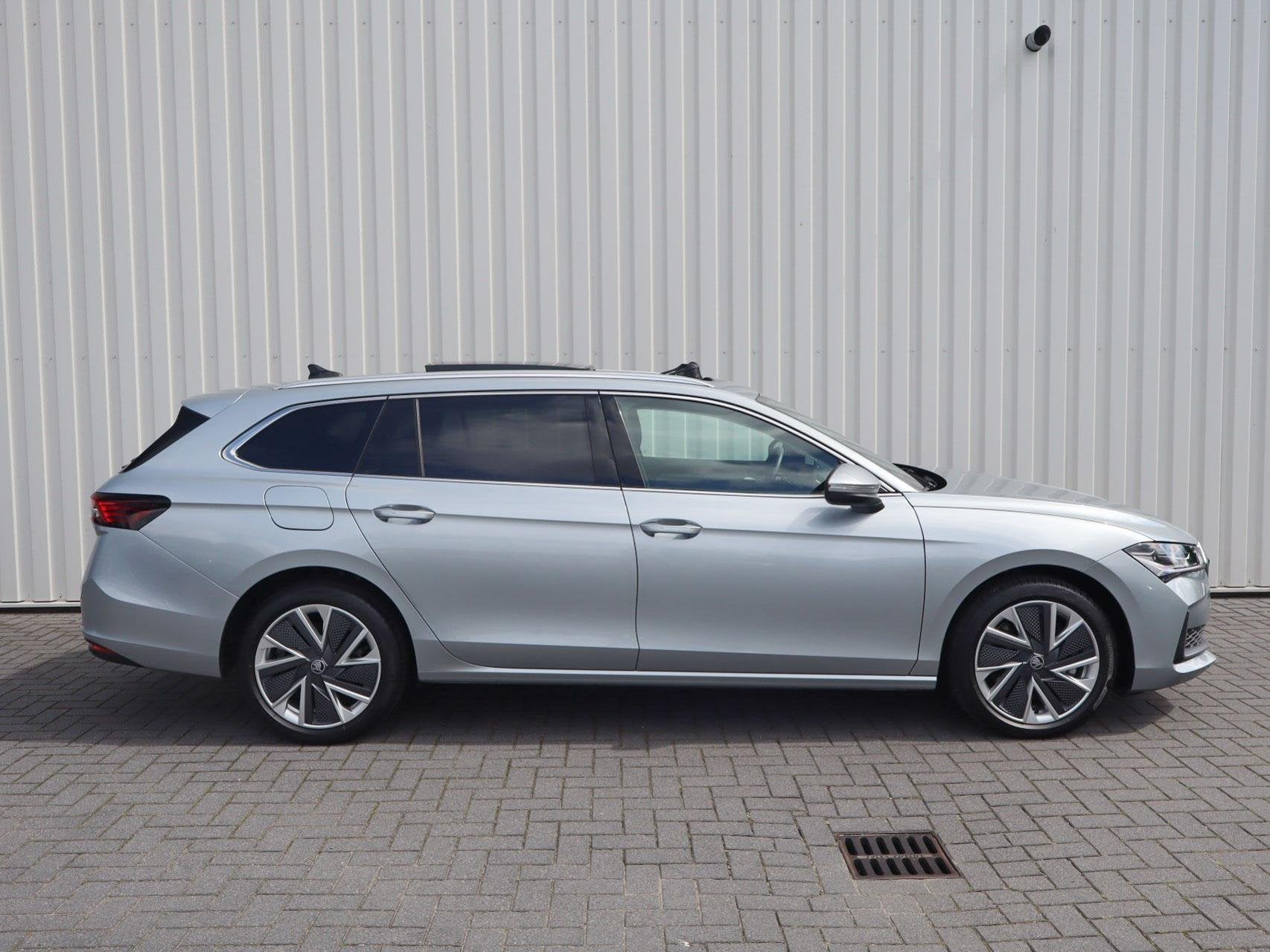 Skoda Superb Combi 1.5 TSI 204pk PHEV Edition | SoH 100% | P, Auto's, Skoda, 12 maanden, Stof, Euro 6, 4 cilinders