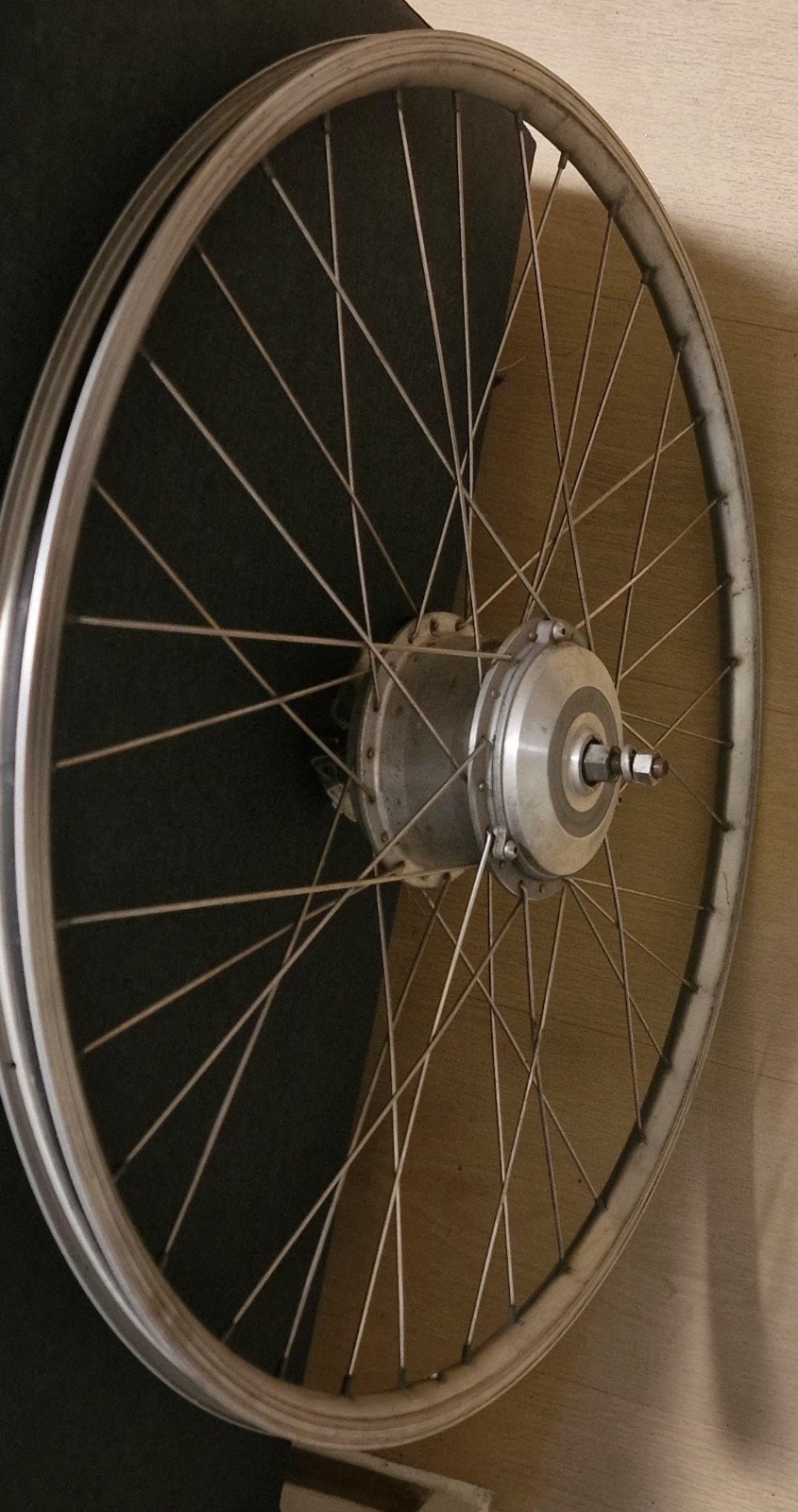 Fiets voorwiel motor, Fietsen en Brommers, Ophalen, Motor