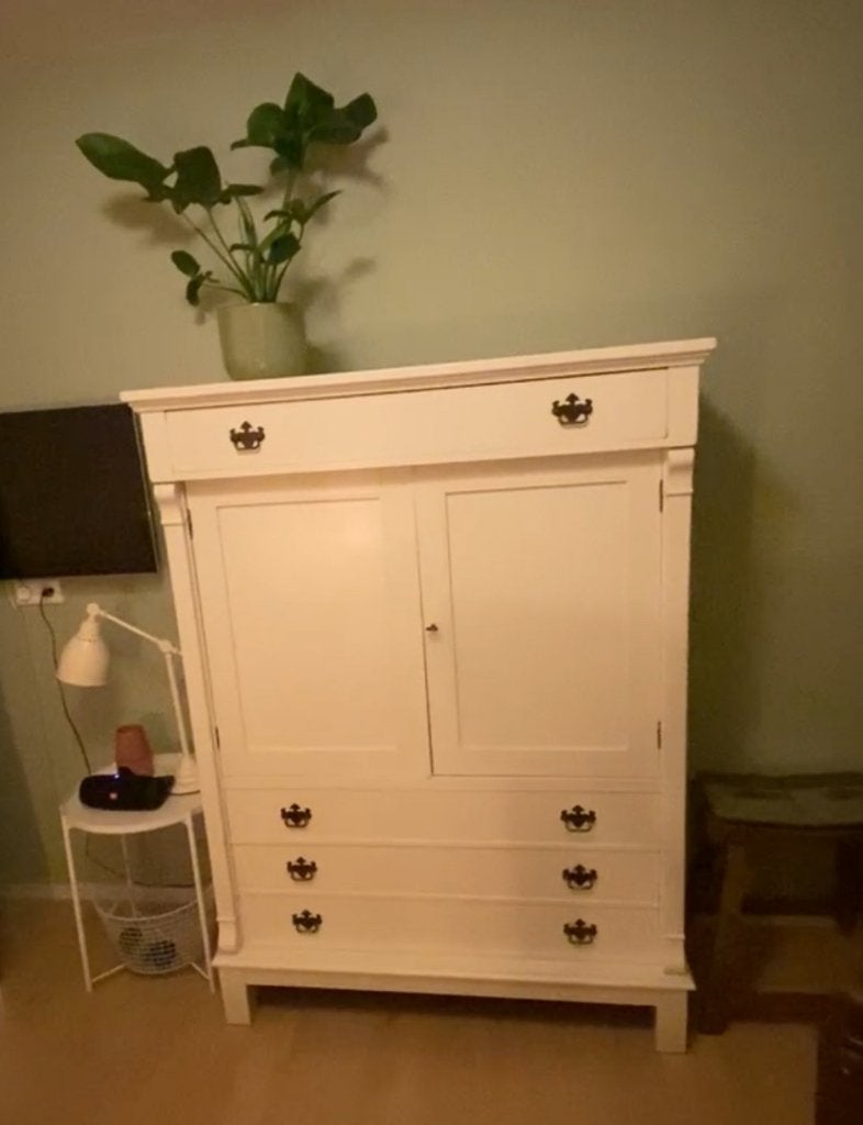 Landelijke brocante kast, crème wit, sfeervolle opbergkast, Ophalen, 100 tot 150 cm, Massief houten landelijke kast, brocante