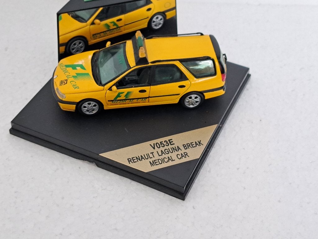 Renault Laguna Break F1 Medical car 1/43 Vitesse, Ophalen of Verzenden, Zo goed als nieuw, Auto, Overige merken