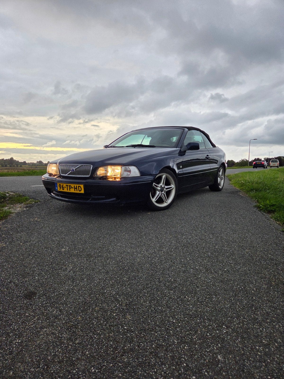 Volvo C70 2.4 T Cabrio 2002 Blauw, Auto's, Voorwielaandrijving, Dealer onderhouden, C70, Elektrische ramen