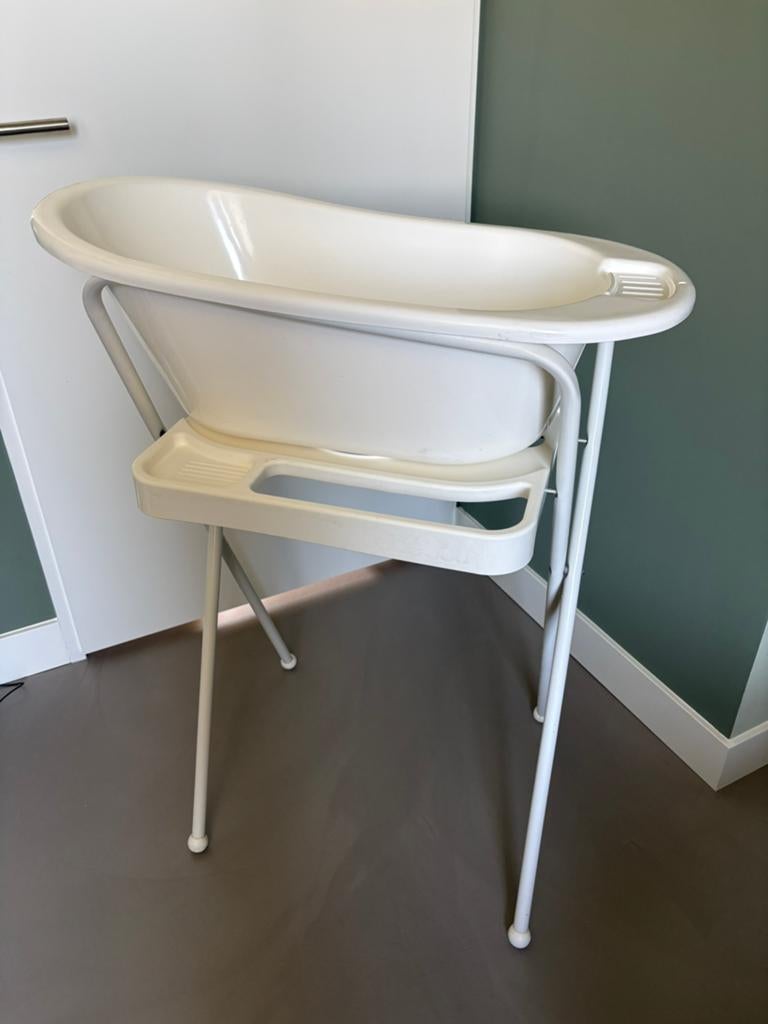Babybadje met standaard, Ophalen, Zo goed als nieuw, Badje, Standaard
