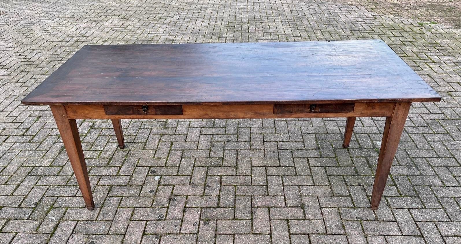 Robuuste oude restauranttafel – karaktervol & authentiek, Huis en Inrichting, Tafels | Eettafels, Ophalen