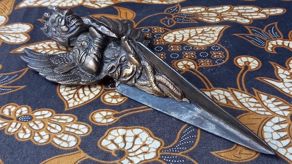 Prachtige antieke Oosterse Purba van brons en ijzer 24,8 cm., Ophalen of Verzenden