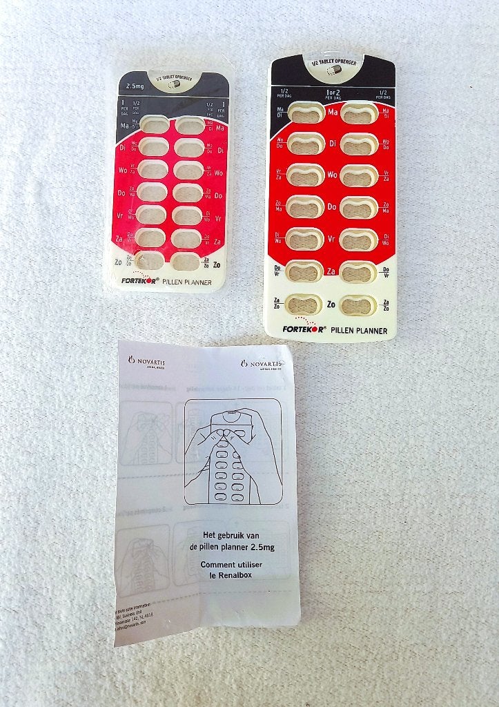 dispensers voor pillen - zonder medicatie - 2x - kat/hond, Ophalen of Verzenden