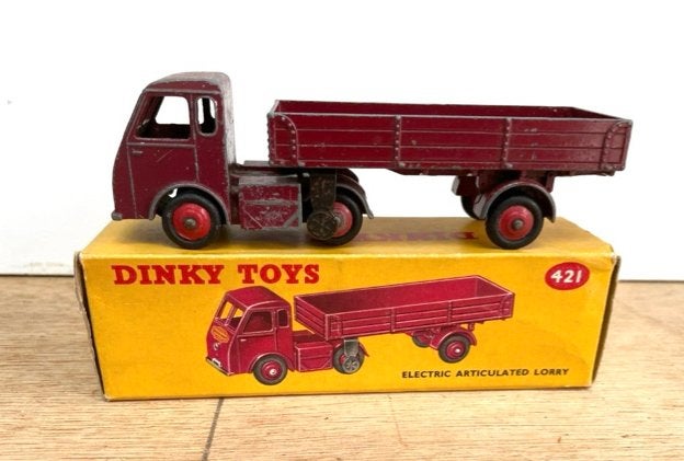 Dinky Toys 421 Electric Articulated Lorry met doos, Ophalen of Verzenden
