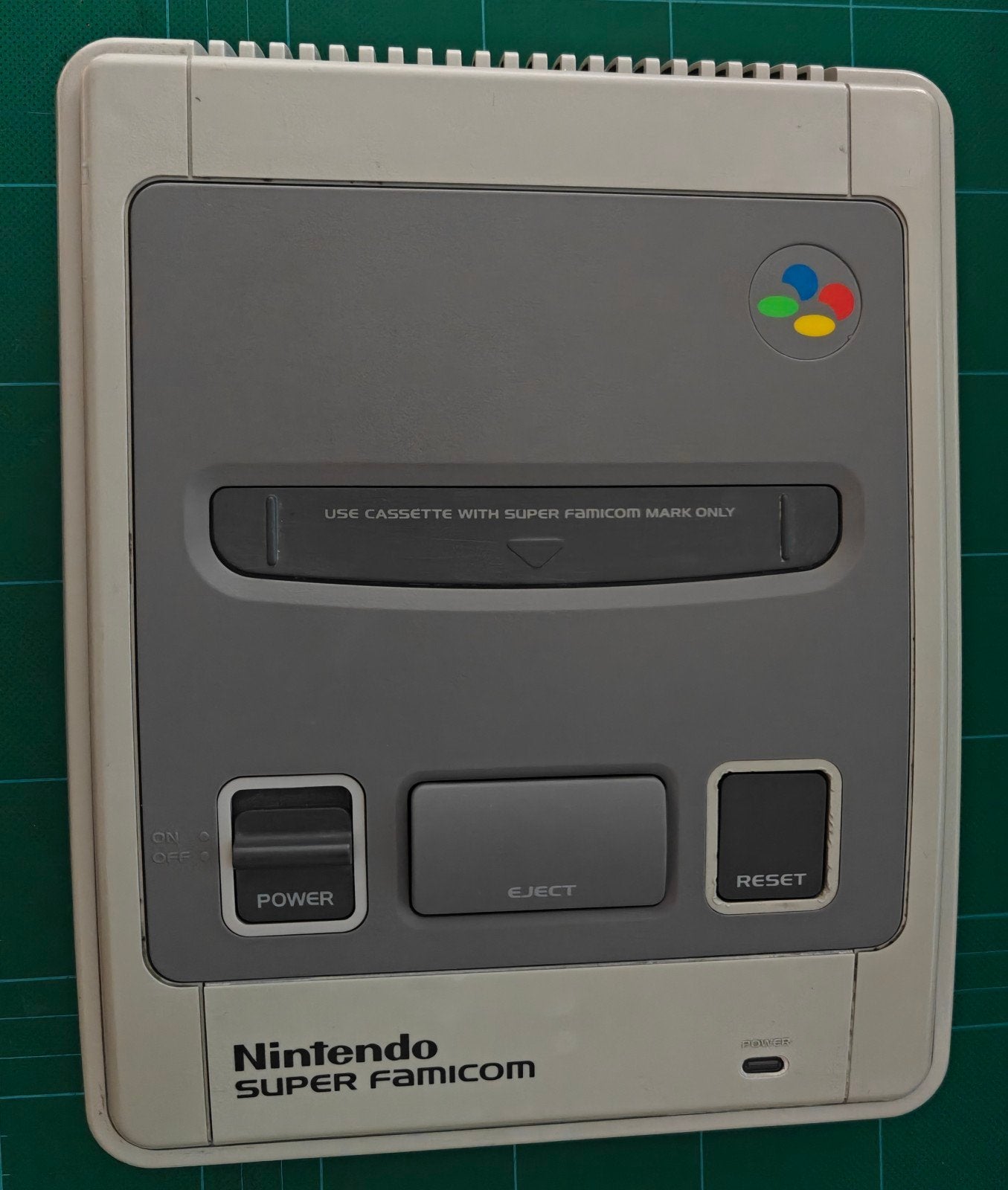 GOEDKOOP - Nintendo Super Famicom complete set + 10 games, Spelcomputers en Games, Ophalen of Verzenden, Zo goed als nieuw, Met 1 controller