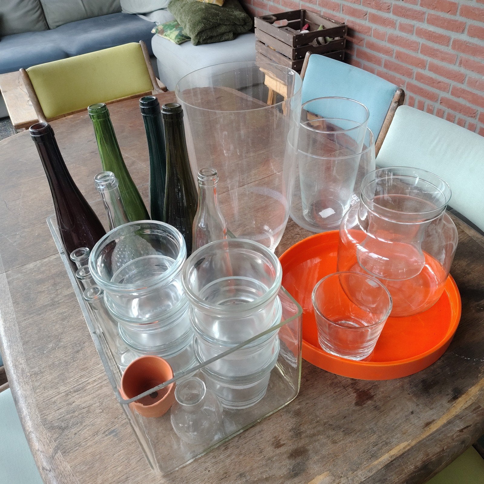 Diverse glazen vazen, flessen en schalen, Ophalen