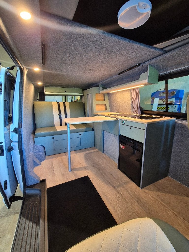 Alles voor u Buscamper,Meubelsets,Slaaphefdaken,Zitslaapbank, Caravans en Kamperen, Ophalen, Nieuw