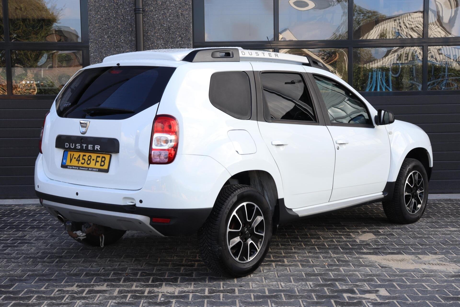 Dacia Duster 1.5 dCi l AIRCO l NAVI l CAMERA l TREKHAAK l CR, Auto's, Voorwielaandrijving, Dealer onderhouden, Gebruikt, 4 cilinders
