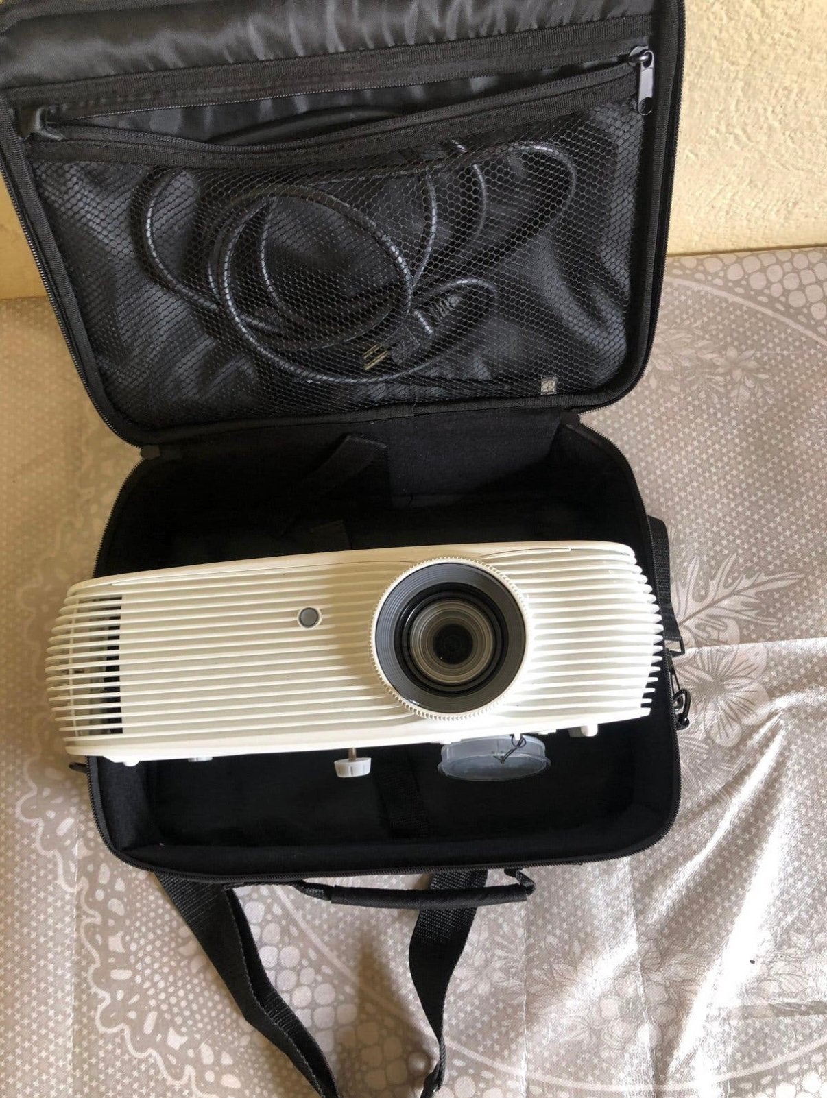 Acer beamer, Ophalen of Verzenden, Zo goed als nieuw, LED
