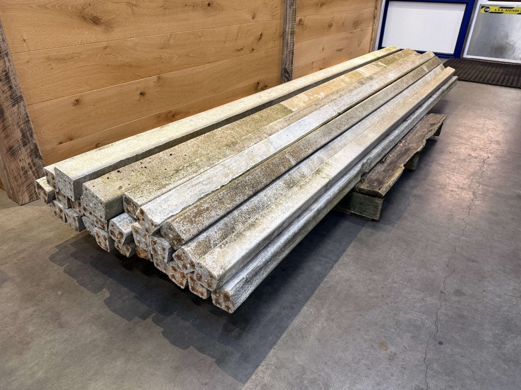 Gebruikte beton palen lengte circa 300cm, Tuin en Terras, Palen, Balken en Planken, Ophalen of Verzenden, Gebruikt, 250 cm of meer