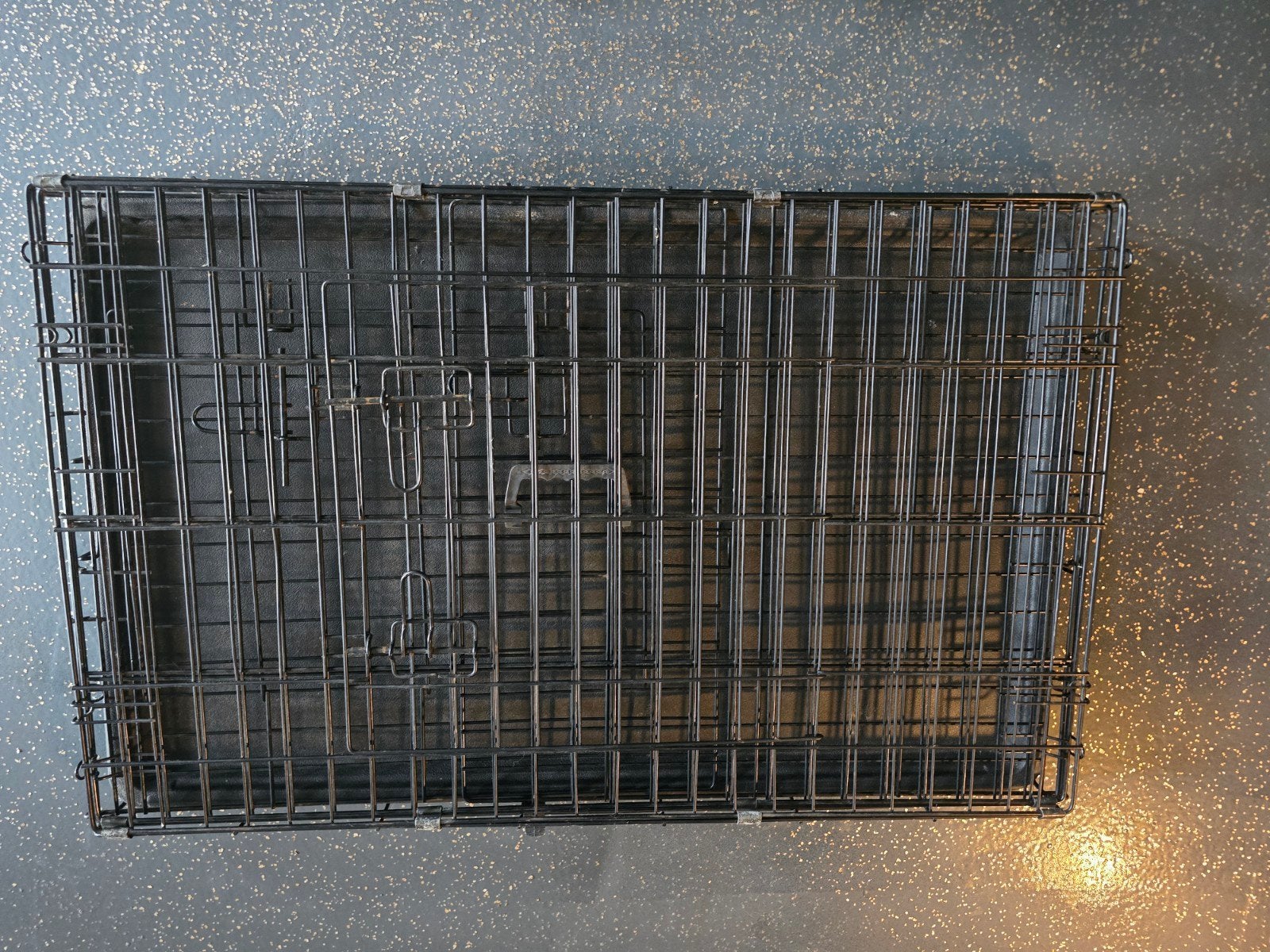 zwarte bench, Ophalen, Hondenkennel, Minder dan 65 cm, Zo goed als nieuw