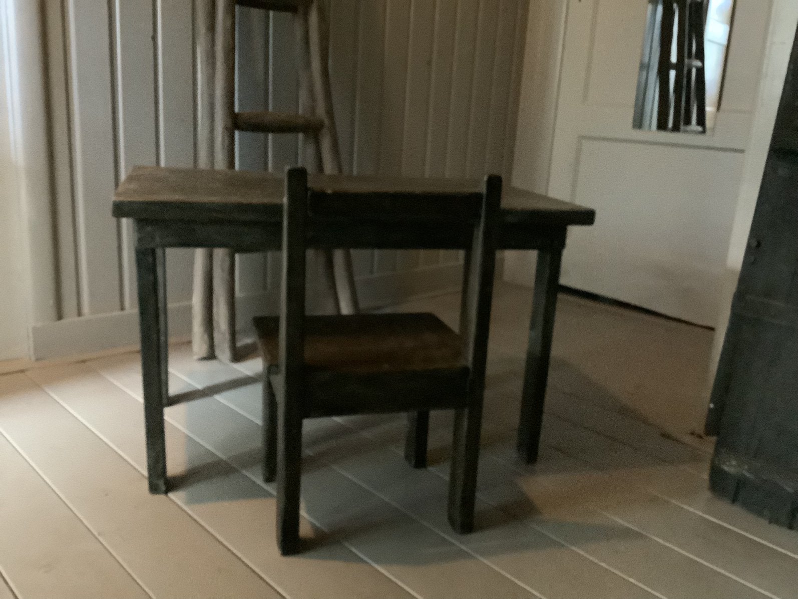 Heel mooi kinderstoeltje en tafeltje, Ophalen, Zo goed als nieuw, Minder dan 4 stoelen