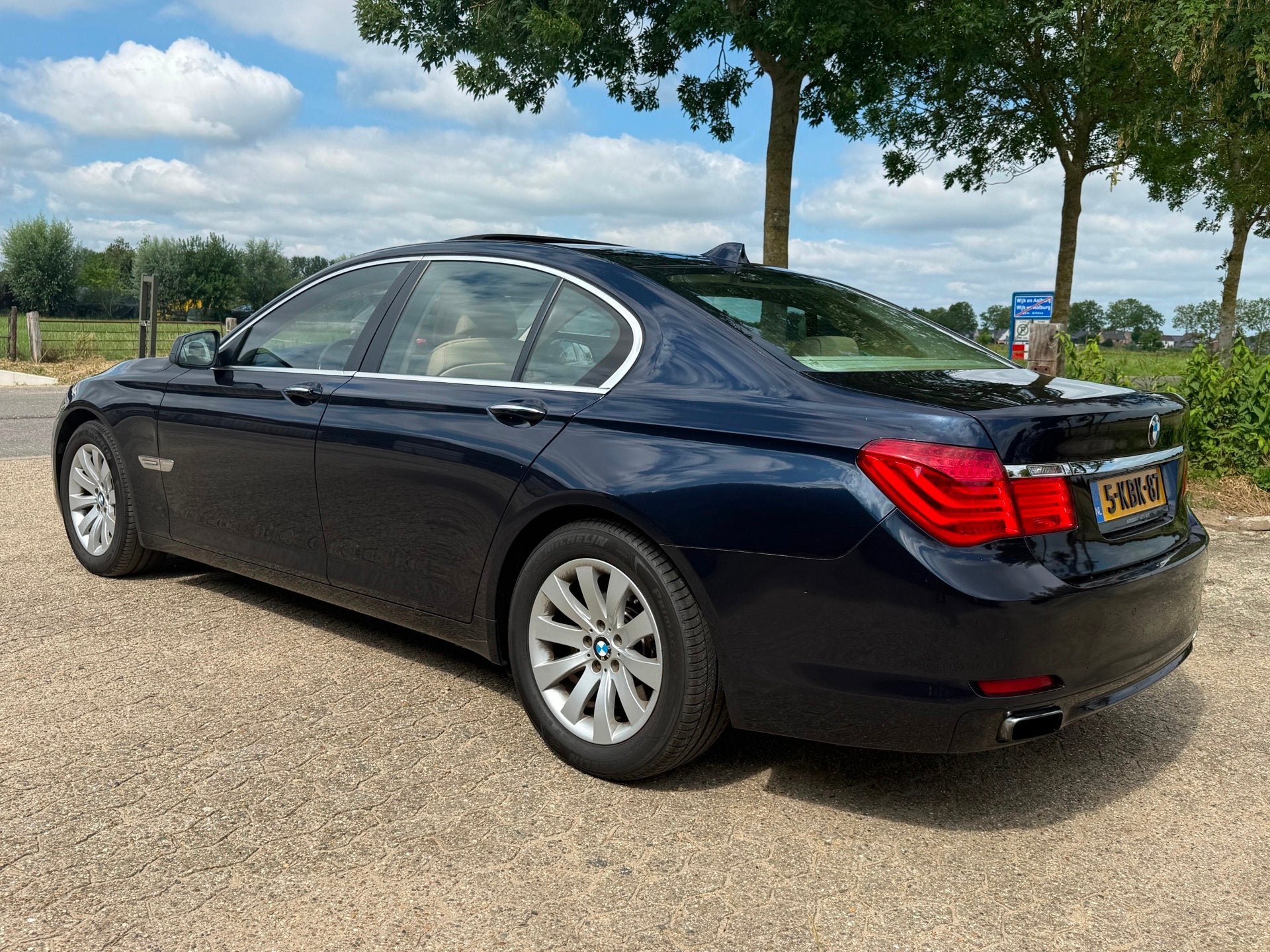 BMW 7-serie 750i High Executive/SoftClose Lees Tekst!, Auto's, BMW, Automaat, Euro 5, Achterwielaandrijving, Gebruikt
