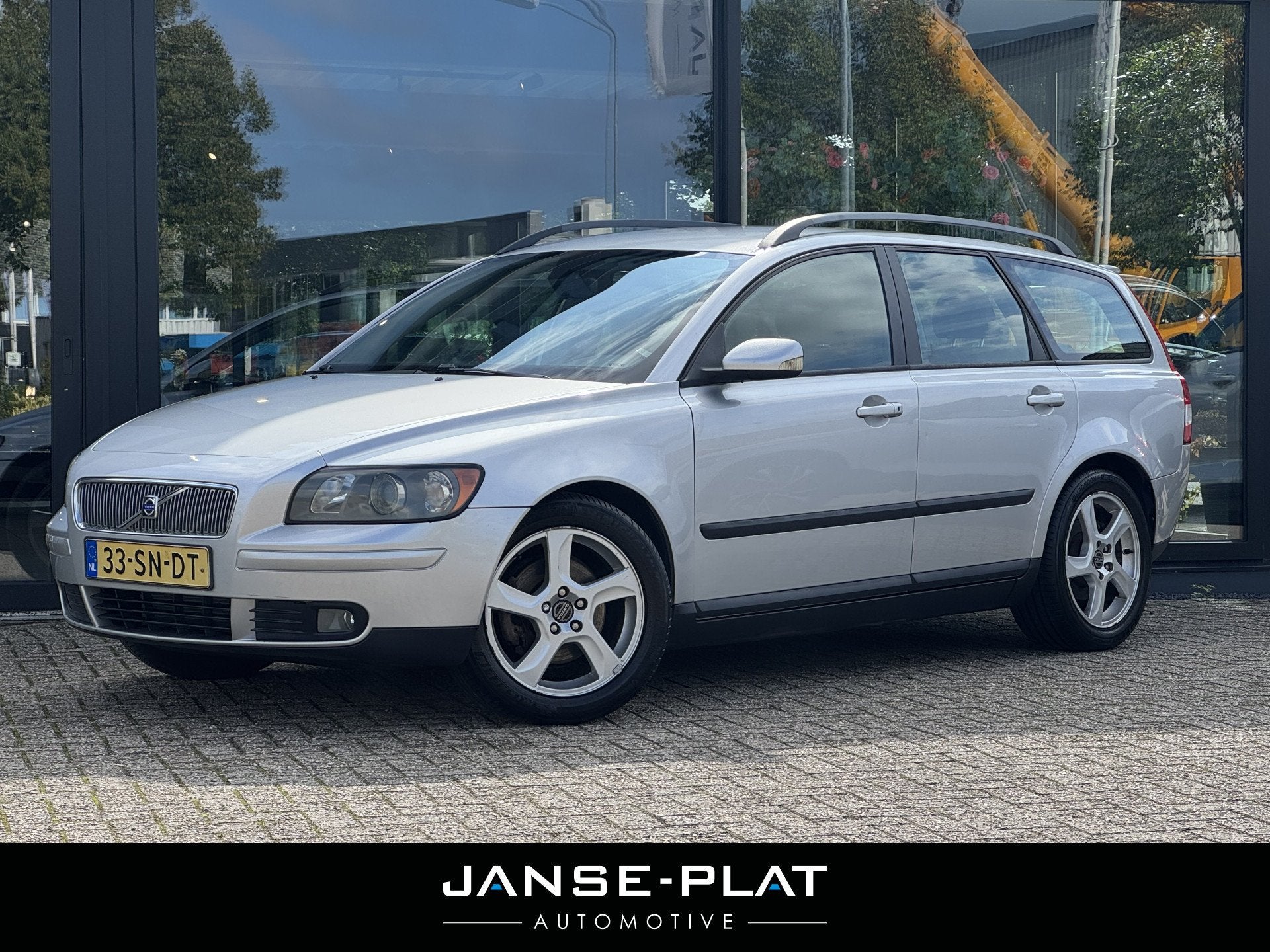Volvo V50 2.4i Kinetic AUT Trekhaak | Nieuwe Distributieriem, Auto's, Dealer onderhouden, Leder en Stof, 2435 cc, 170 pk