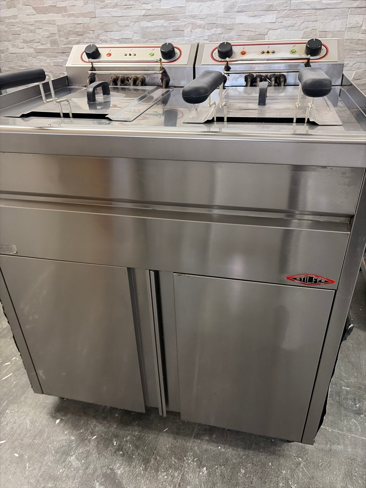 STIFLER Professionele dubbele friteuse - Perfect voor horeca, Ophalen, Gebruikt