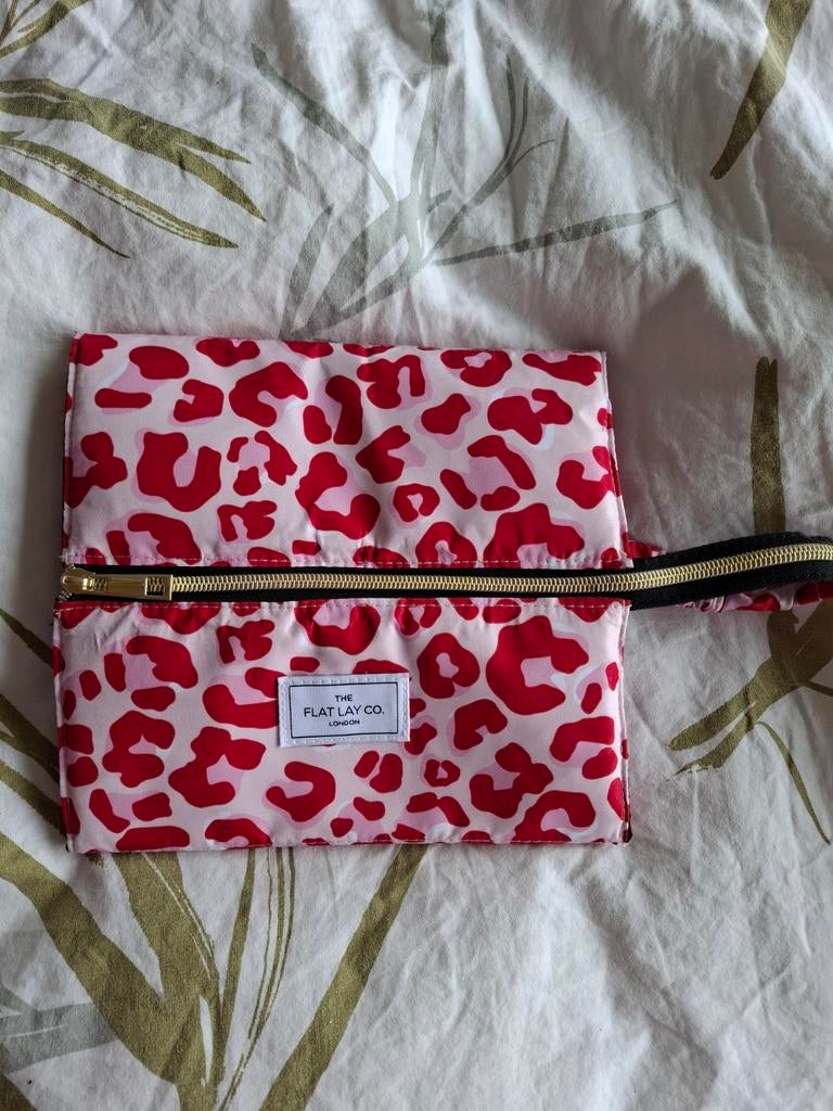 The Flat Lay Co. Make-up Tasje - Rood Luipaardprint, Sieraden, Tassen en Uiterlijk, Toilettassen, Nieuw, Dame, Rood, Ophalen of Verzenden