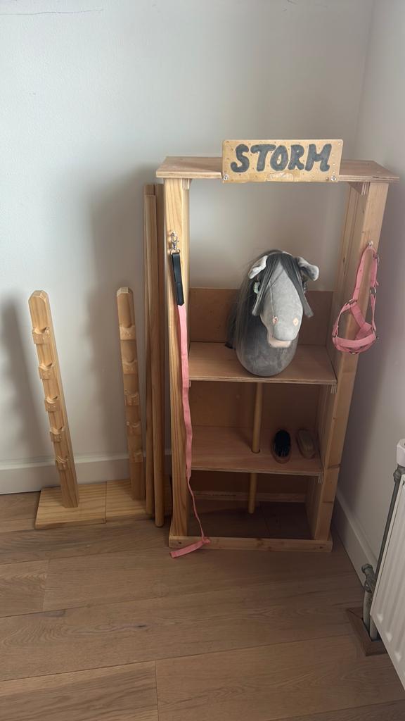 Hobby horse + Stal + accessoires, Ophalen of Verzenden, Nieuw