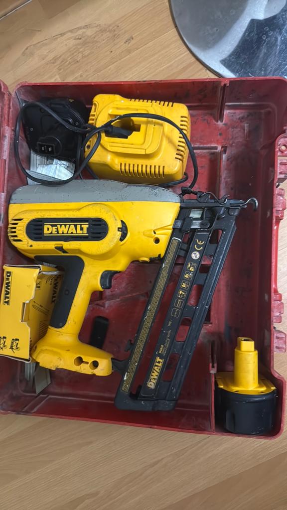 DeWalt tacker, Ophalen, Gebruikt, Variabele snelheid, Overige typen