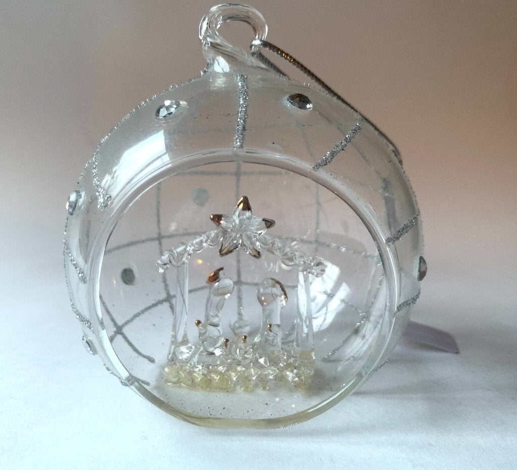 Glazen Kerstbal met Kerststal, Ophalen