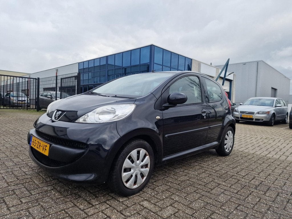 Peugeot 107 1.0-12V XS AUTOMAAT 3 X SLEUTELS ELEC.PAKET, Auto's, Peugeot, Gebruikt, 4 stoelen, Origineel Nederlands, Bedrijf