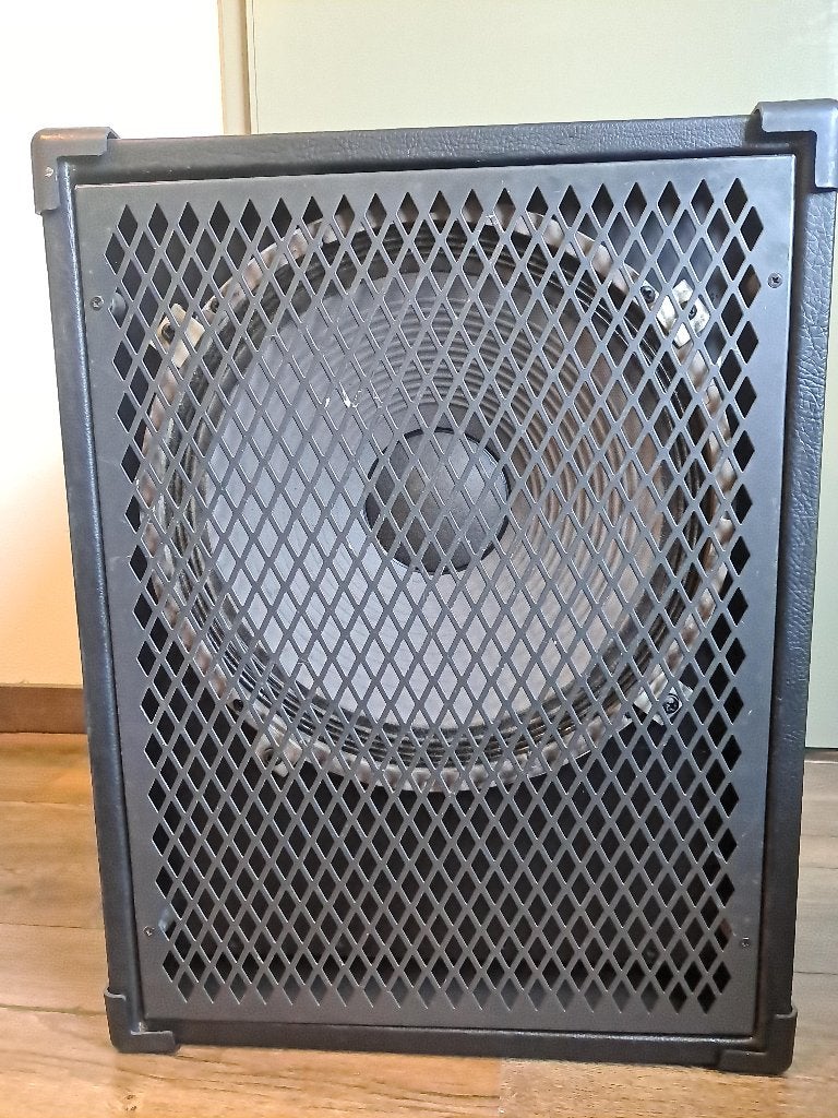 Bascabinet met 250 watt Eden speaker, Muziek en Instrumenten, Versterkers | Bas en Gitaar, Ophalen, Gebruikt, Basgitaar, 100 watt of meer