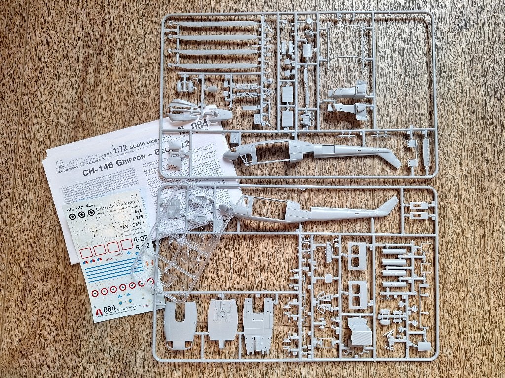 1:72 / 1/72 Italeri CH-146 Bell 412 Nederlandse Decals! Klu, Hobby en Vrije tijd, Modelbouw | Vliegtuigen en Helikopters, 1:72 tot 1:144