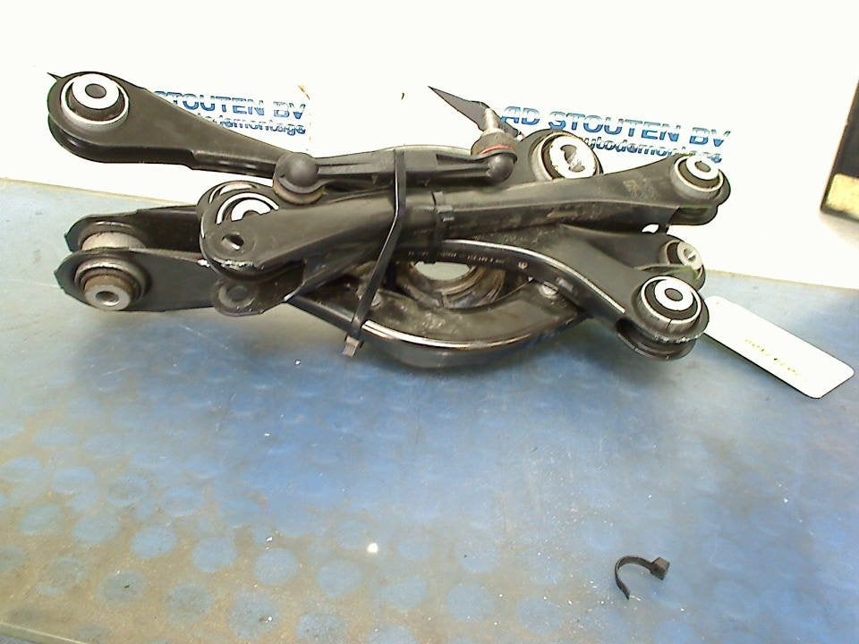Draagarm Set L A BMW 3 serie Touring (G21) 2024 18145911DE, Gebruikt, Petuelring 130, München 80809, , Duitsland, BMW, Bayerische Motoren Werke AG