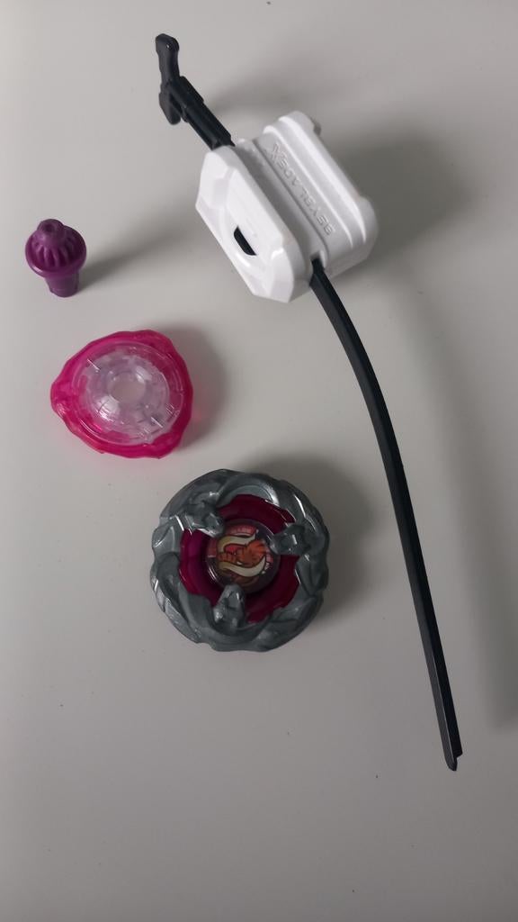 Beyblade set met launcher en Beyblades, Ophalen of Verzenden, Gebruikt, Jongen of Meisje