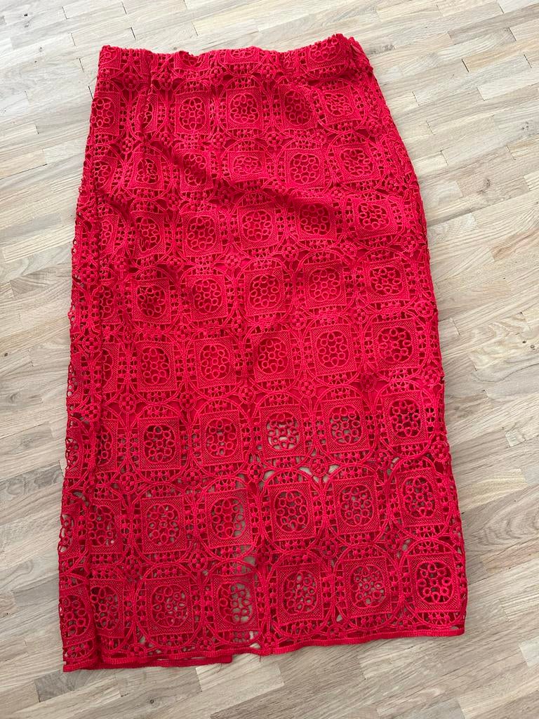 Rode kanten rok van Sweet Miss, maat M, Kleding | Dames, Maat 38/40 (M), Ophalen of Verzenden, Zo goed als nieuw, Rood