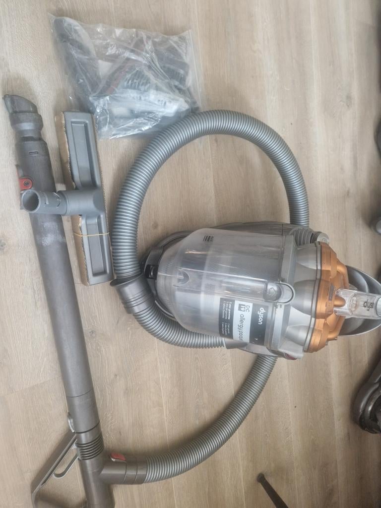 Dyson DC19 gereviseerd met nieuwe motor en filters, Witgoed en Apparatuur, Stofzuigers, Inclusief accessoires, Refurbished, Ophalen of Verzenden