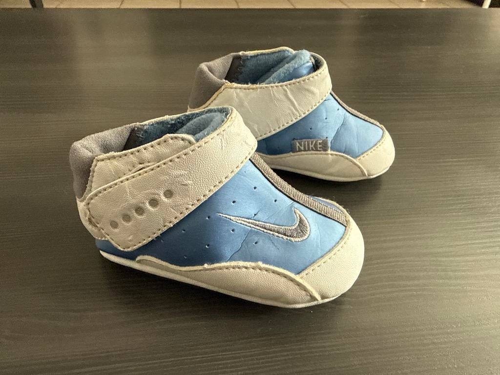 Nike baby sloffen 2002 - Maat 17 (2C US), Kinderen en Baby's, Ophalen of Verzenden, Gebruikt, Jongetje, Slofjes