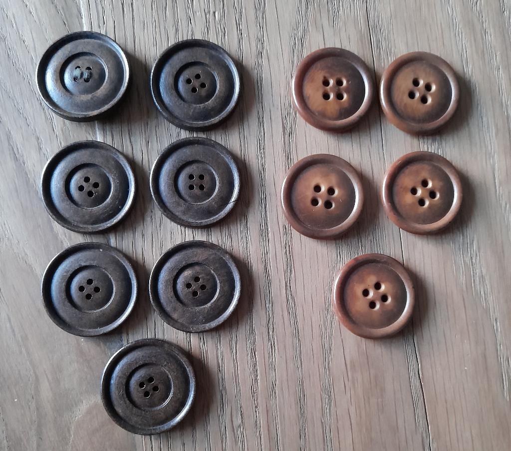 12 KNOPEN IN BRUINE TINTEN, Ophalen of Verzenden, Zo goed als nieuw