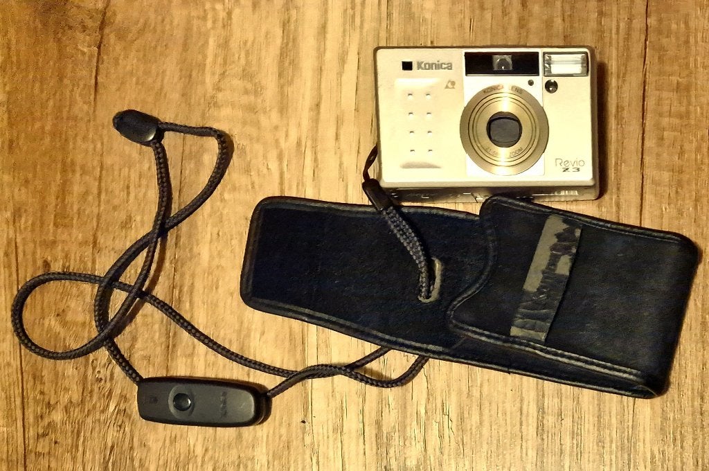 Konica Revio Z3 APS Compact 6mm Afstandbediening, Audio, Tv en Foto, Fotocamera's Analoog, Ophalen of Verzenden, Zo goed als nieuw