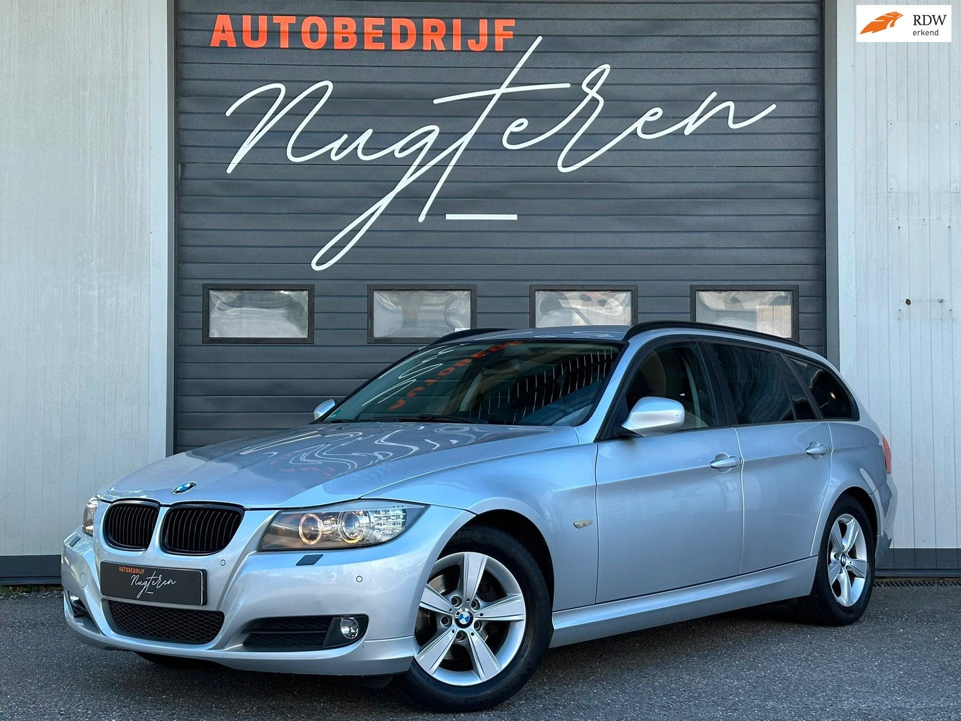 BMW 3-serie Touring 318i Automaat|Clima|Navi|Stoelverw|Xenon, Automaat, Euro 5, Zwart, 1435 kg