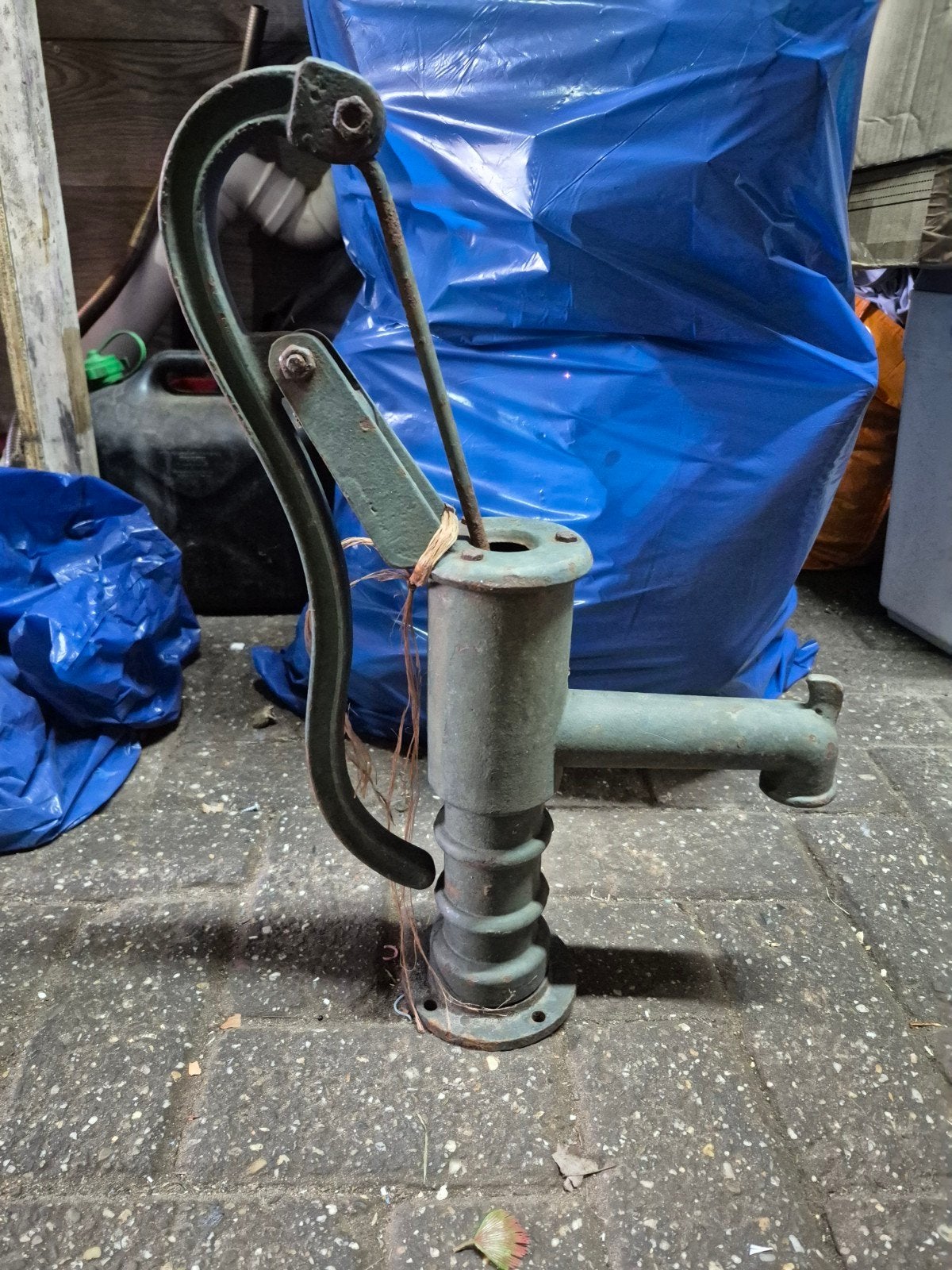 Antieke handwaterpomp - gietijzeren tuin- of bronpomp, Ophalen of Verzenden, Gebruikt, Handmatig, Bronpomp