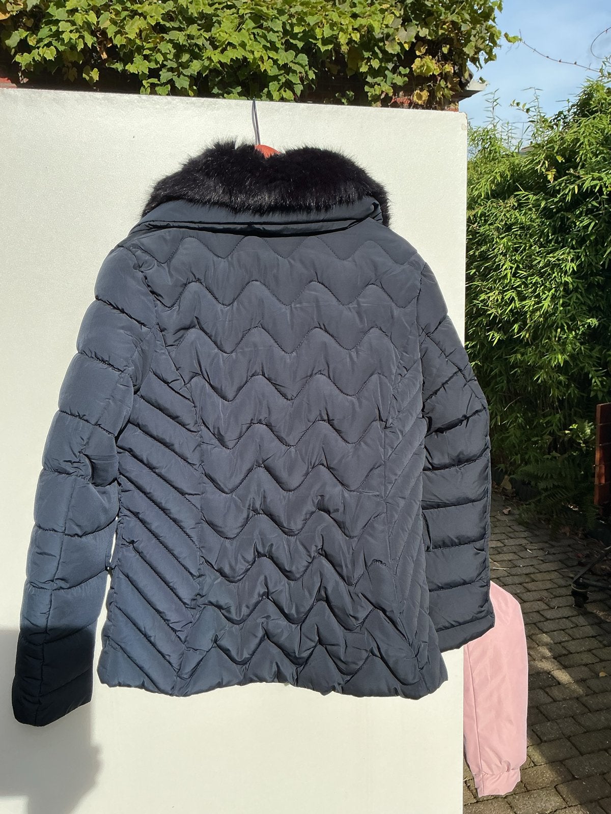 Nieuwe warme jas met bontkraag, maat 40/42, Kleding | Dames, Ophalen of Verzenden, Nieuw, Maat 42/44 (L), Blauw
