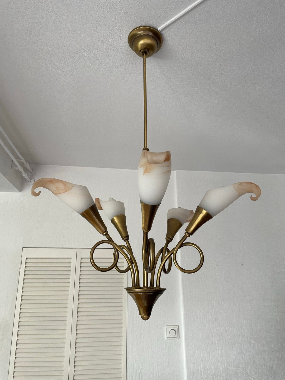 Klassieke koperkleurige hanglamp met 5 kelken, Huis en Inrichting, Ophalen, Gebruikt, Metaal, E14 (klein)