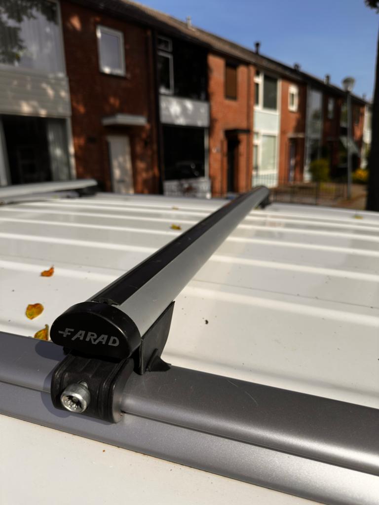 Farad dakdragers 112 cm met 2 sleutels, Ophalen, Gebruikt