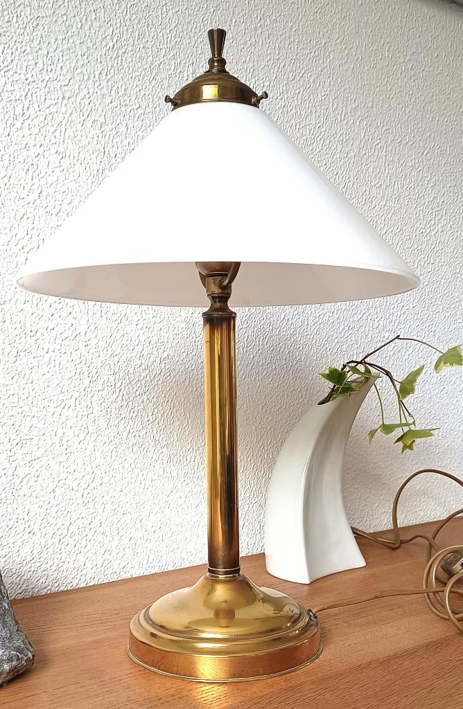 vintage tafellamp -Art-Deco lamp ,met wit opaline glazen kap, Glas, Ophalen of Verzenden, Zo goed als nieuw, Chique /elegante /klassieke /vintage /sixties/seventies
