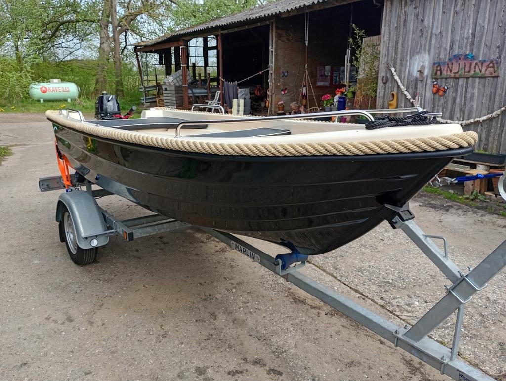 Leuke motor boot . Visboot tourboot amigo 400, Watersport en Boten, Motorboten en Motorjachten, Zo goed als nieuw, Visboot, Trailer