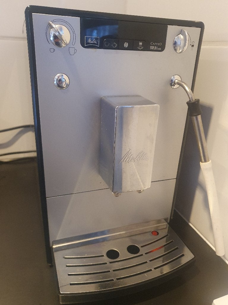 Melitta koffie latte cappuccino espresso machine, 10 kopjes of meer, Zo goed als nieuw, Combi, Afneembaar waterreservoir