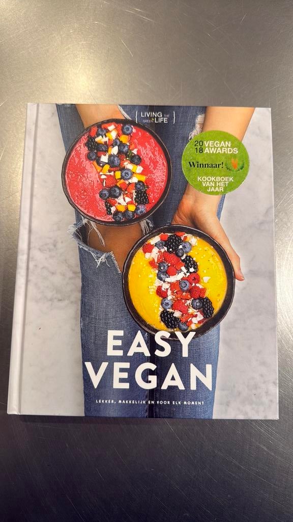 Living the green life - Easy vegan, Ophalen of Verzenden, Zo goed als nieuw, Living the green life