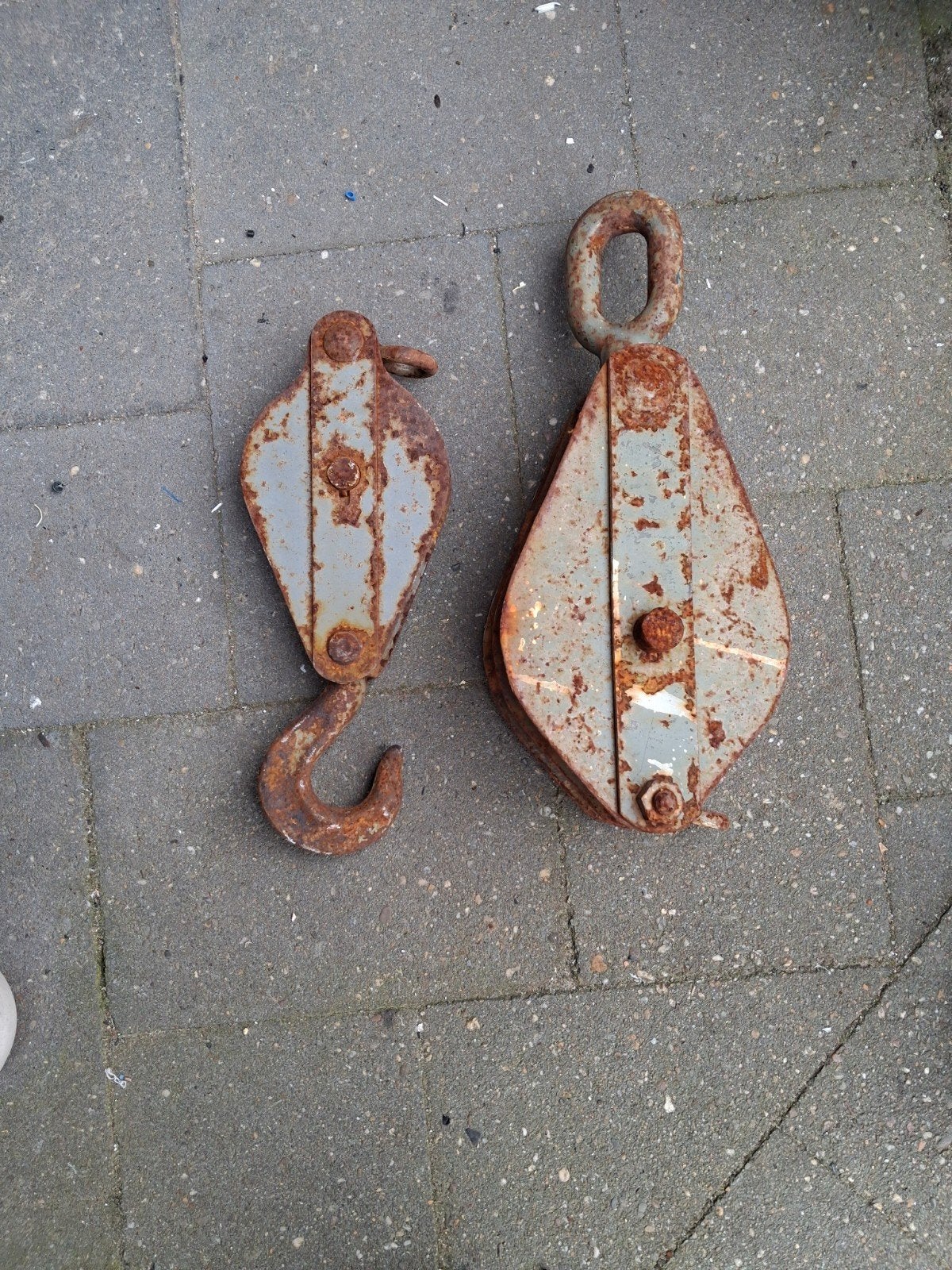 Oude Katrollen - Set van 2, Doe-het-zelf en Verbouw, Ophalen, Gebruikt